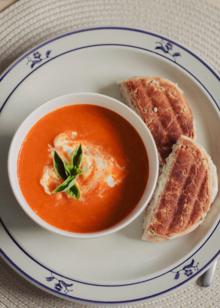 tomatsuppe med toast