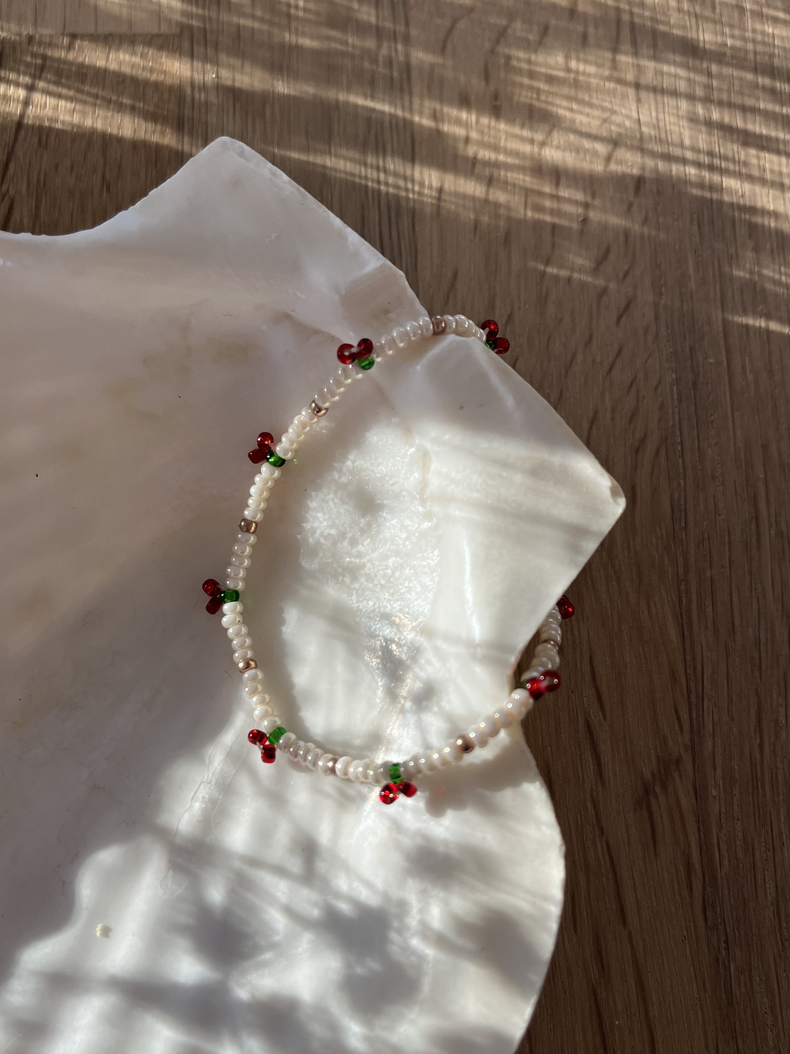 DIY kirsebær armbånd - kirsebær perler