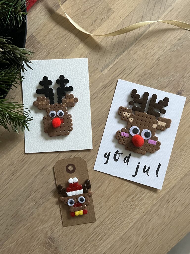 DIY-Julekort-med-hama-perler-rensdyr